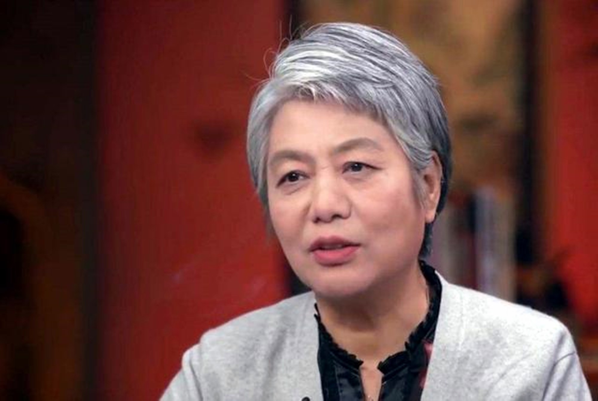 别掏心掏肺地对孩子好了,李玫瑾:"三不惯两不管"孩子才有出息