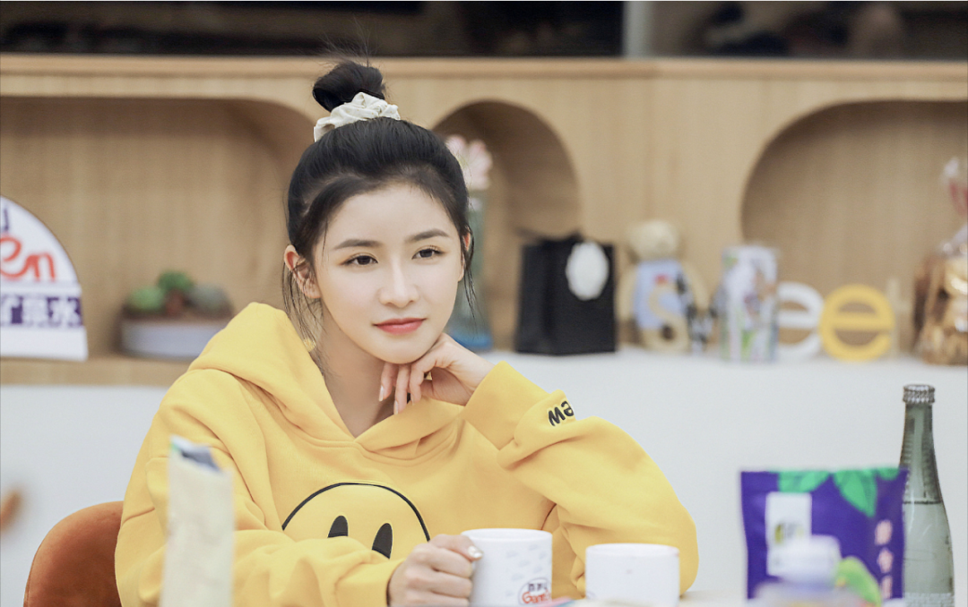 外滩拥吻酒吧会友王大陆蔡卓宜这对兄妹恋越扒越真了