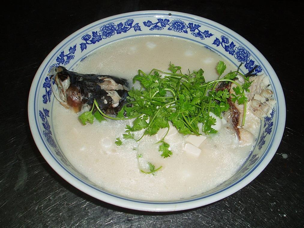 教你美味下飯的白蘿蔔魚頭湯,簡單又有營養,全家人都喜歡