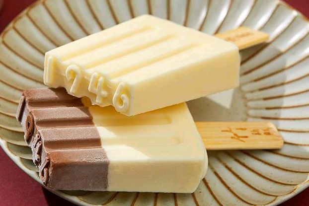 很容易形成"冰晶",也就是在雪糕表面会出现的"白霜",吃起来带有纯冰的