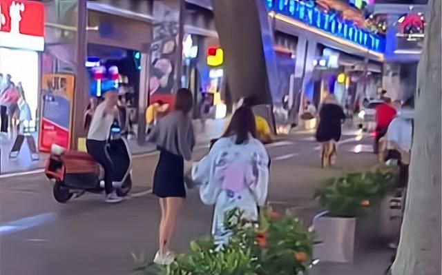 广东一女子穿和服逛街,被行人批评教育,“你真不知道廉耻”休闲区蓝鸢梦想 - Www.slyday.coM