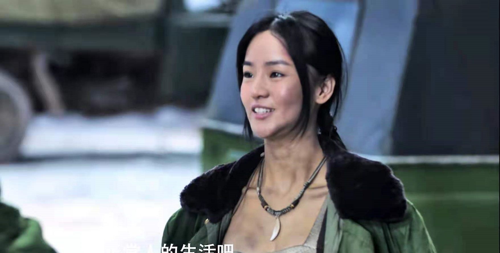 摸金珏之守护人胡八一战胜尸虫后狼女的利爪怎么没了