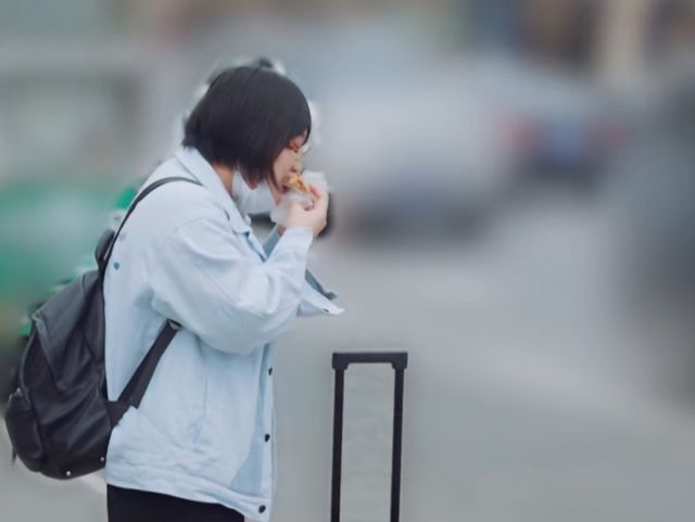 李雪琴决定了桃花坞节目真实程度出场被ng3次一脸生无可恋