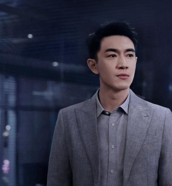 33岁林更新现代剧海报公开与谭松韵同框确定两人只差2岁