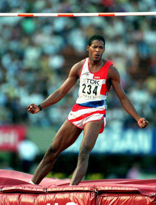 索托马约尔是田径界至今还未翻越的"珠穆朗玛峰",他三次开拓人类跳高