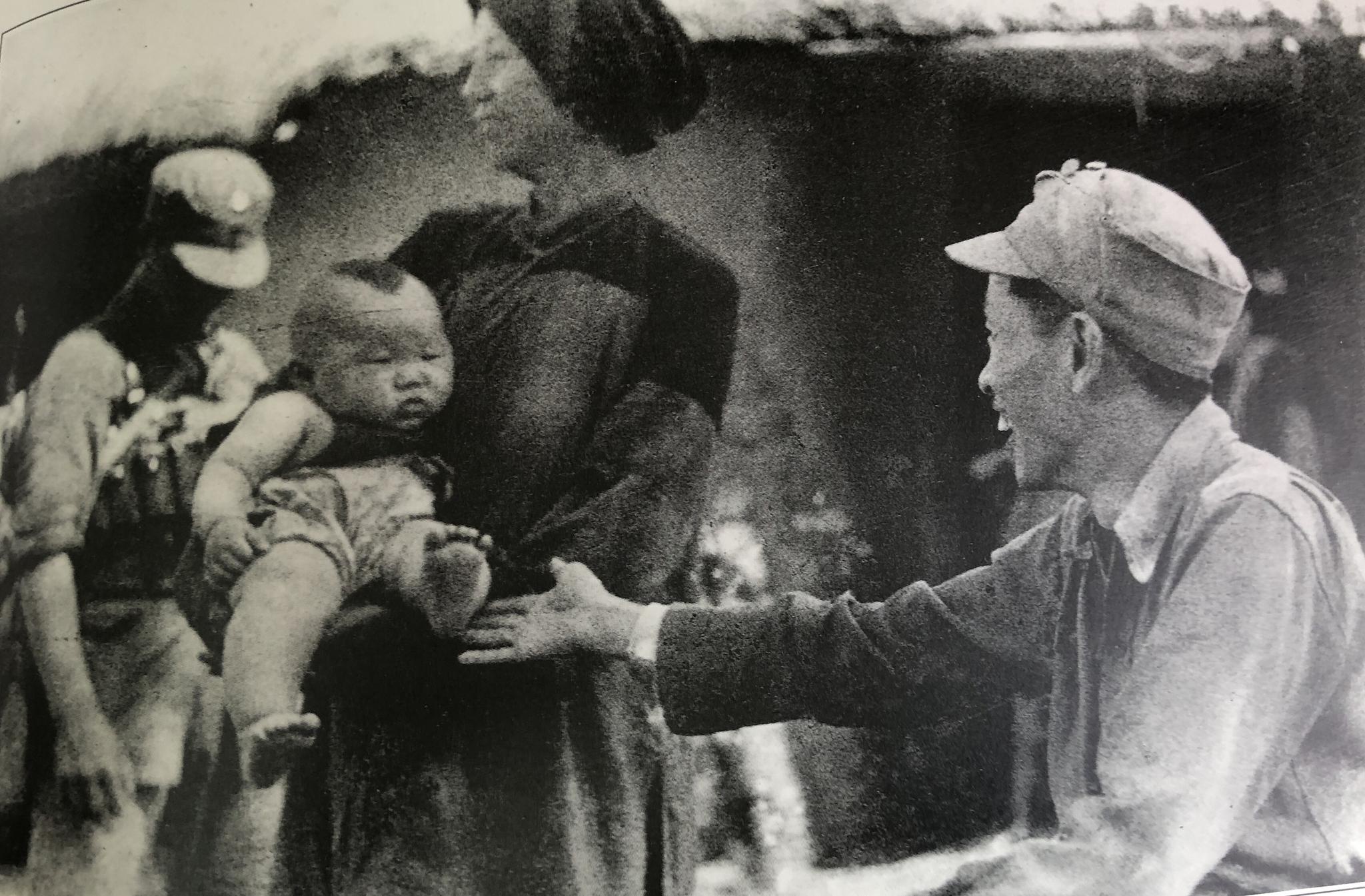 新华全媒 |不寻常的抗战 不一般的气质——叶挺照片讲述的新四军故事