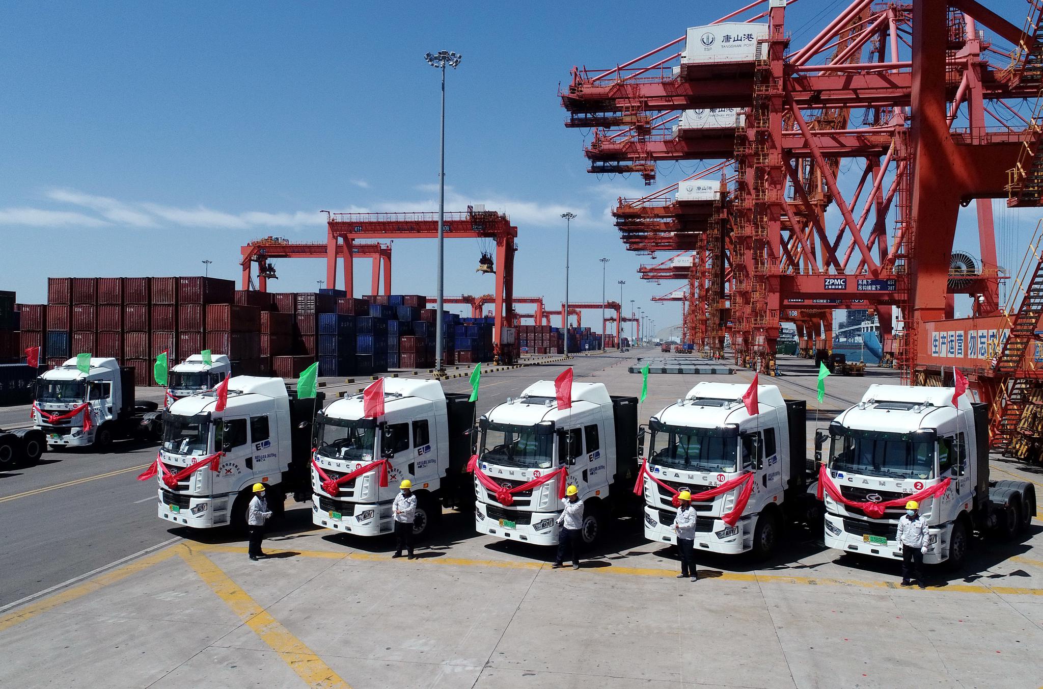 河北唐山:电动重卡助力临港物流绿色发展