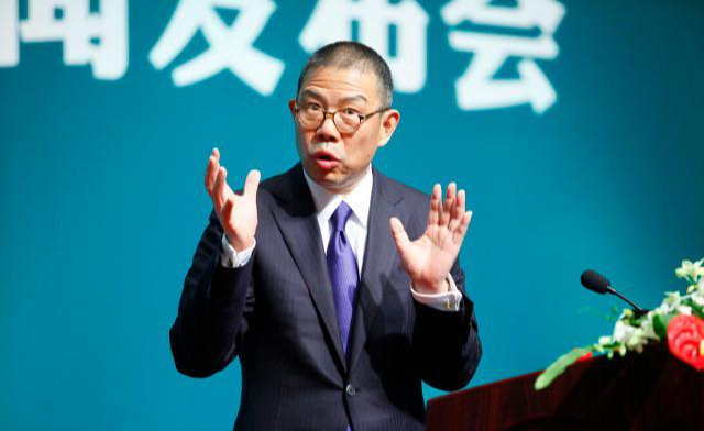 被称为"浙商教父",教导马云,鼓励钟睒睒,两人终成中国首富-新浪汽车