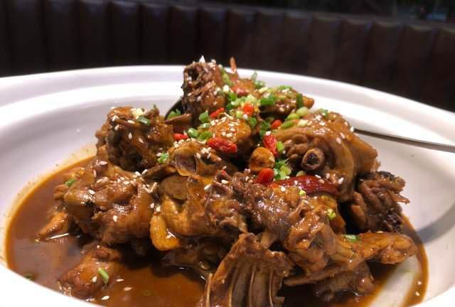 要我想起蔡锷路最辉煌的刘半夜——"心跳男孩"刘俊杰还在世的时代.