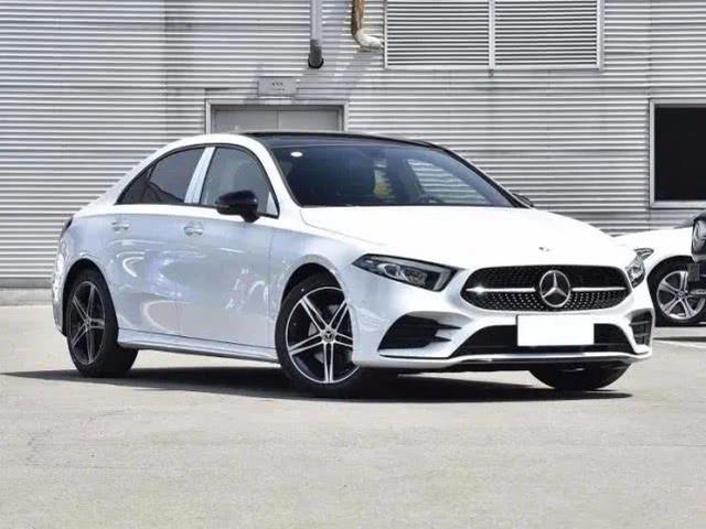全新奔驰a级三厢版,全系标配全景天窗-新浪汽车