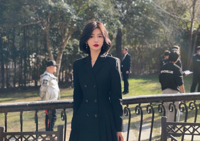 被郝一点带火后,万小七选择单飞,"七点cp"再也不复存在了