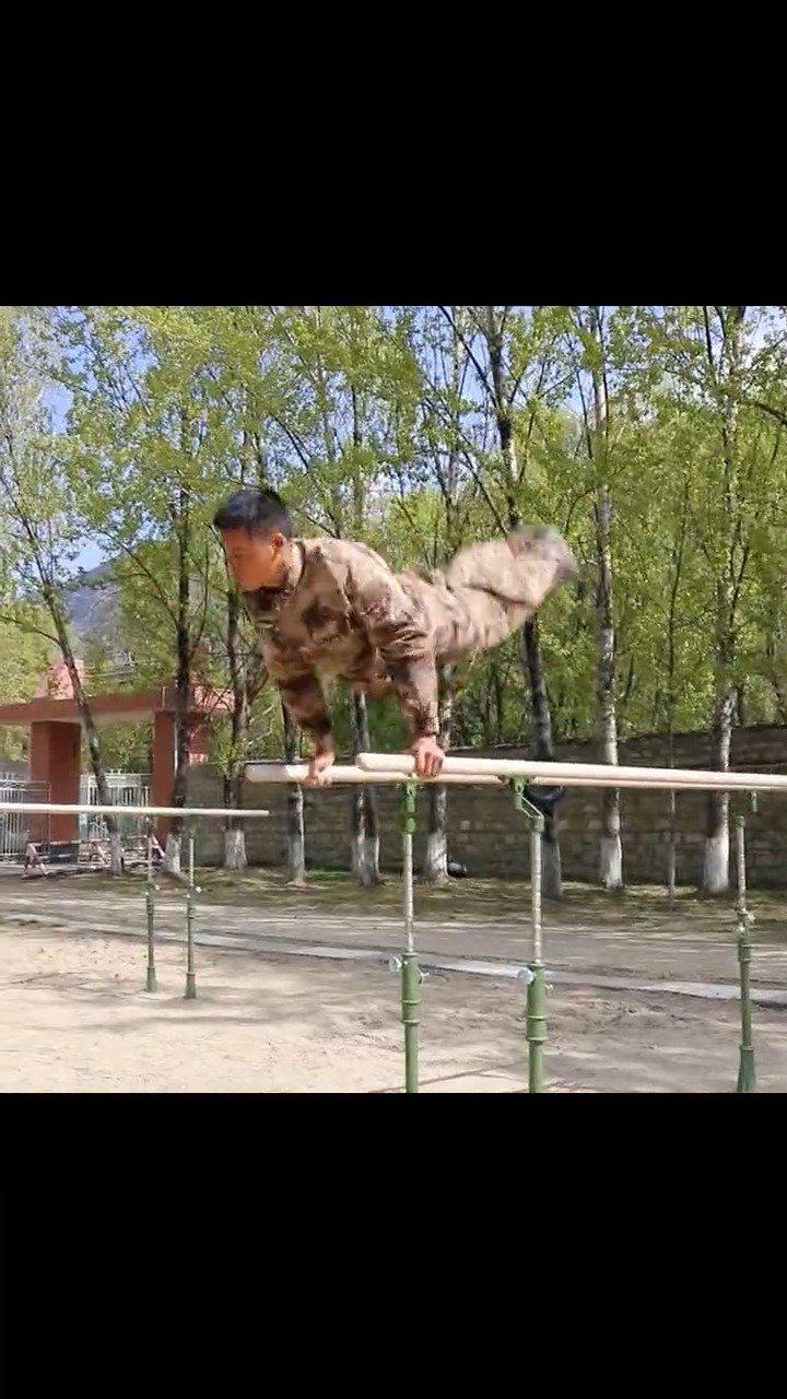 双杠1-8练习,你能做到第几?西陆强军号