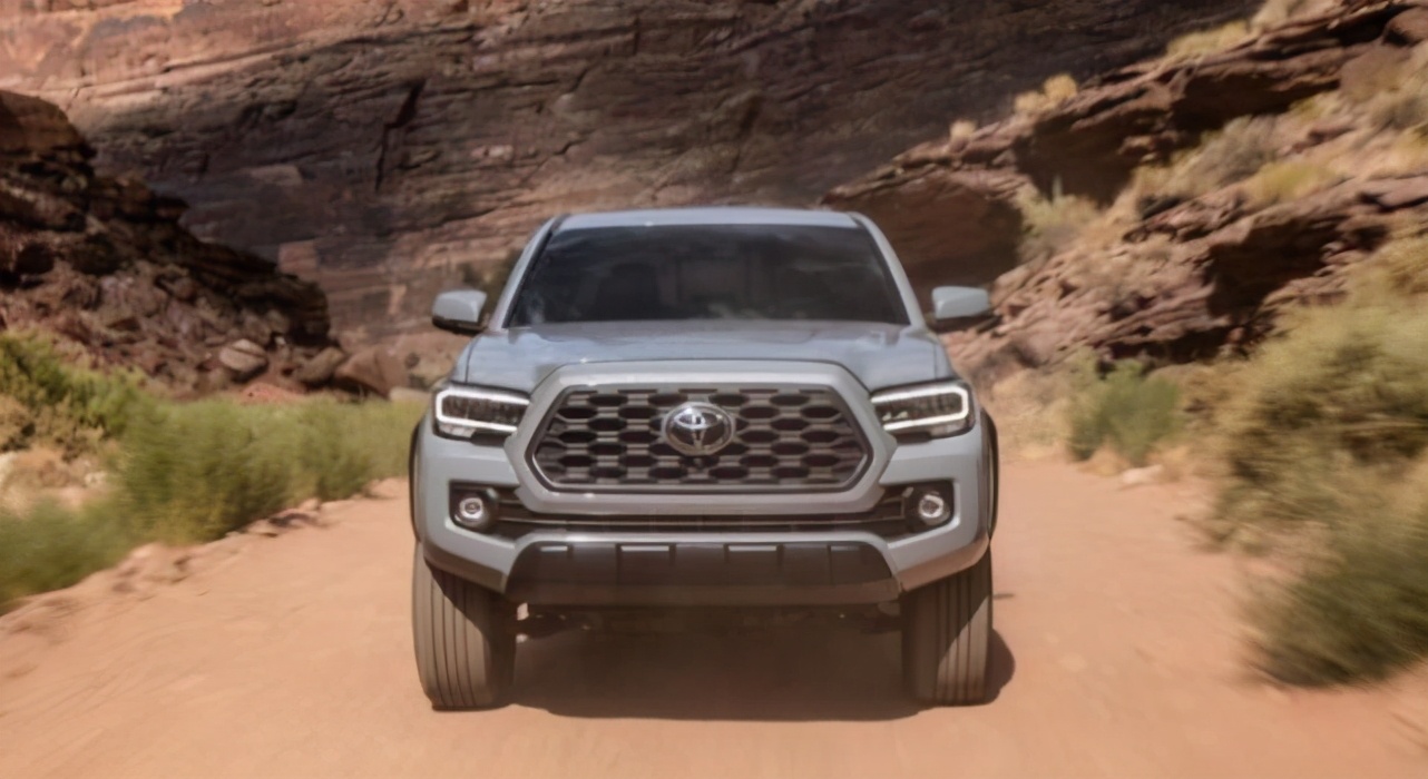 丰田全新皮卡,配6缸引擎四驱,带拖曳套件,小号坦途还可家用