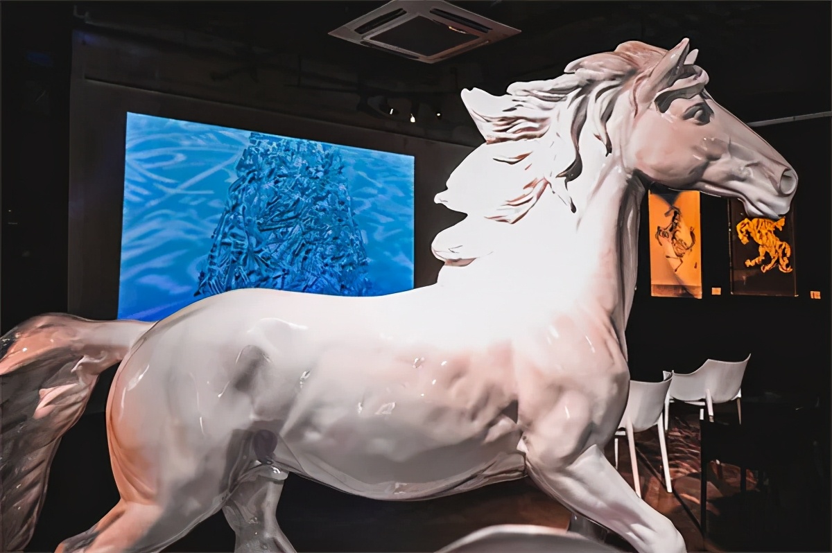 2021"龙马跃影"马兴文艺术作品巡回展上海站开幕