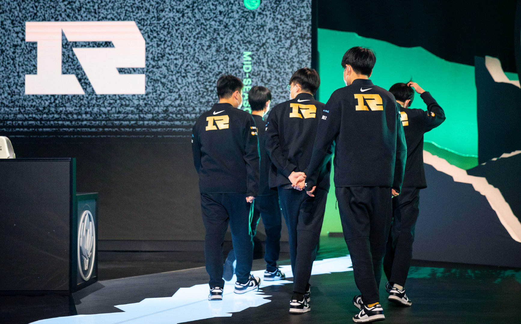 外媒评选《2021msi最佳选手》:rng小虎,gala入选