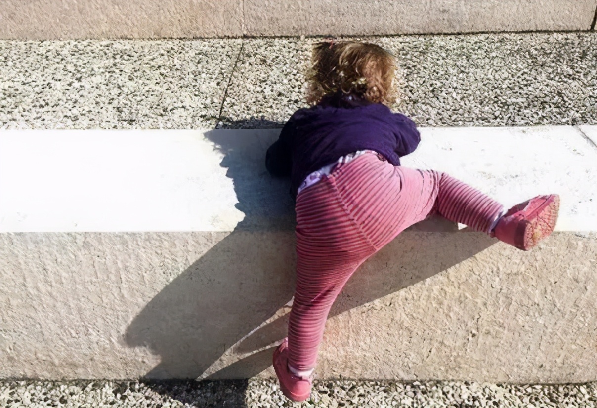 刚学走路的宝宝能穿鞋吗?这3个学步误区,宝妈需要早知晓