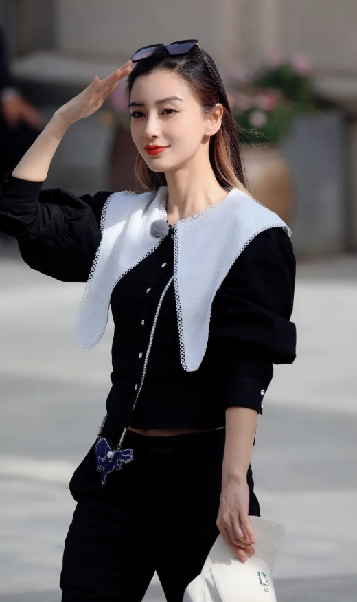 杨颖路透照流出,看清无p图下的真实颜值,我都心动了