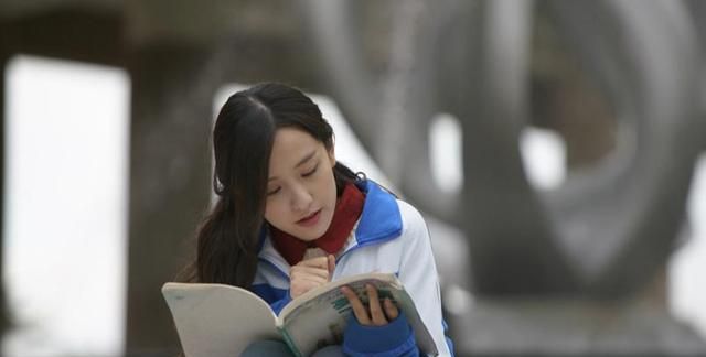 清纯女神直播翻车,嘴巴恶毒,无脑评《觉醒年代》听上去就很难看休闲区蓝鸢梦想 - Www.slyday.coM