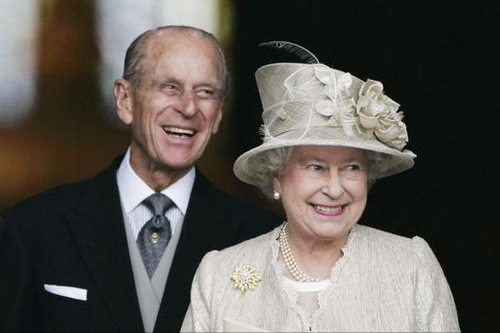 爱德华八世退位之后成为了温莎公爵,退位之后爱德华八世终于迎娶了