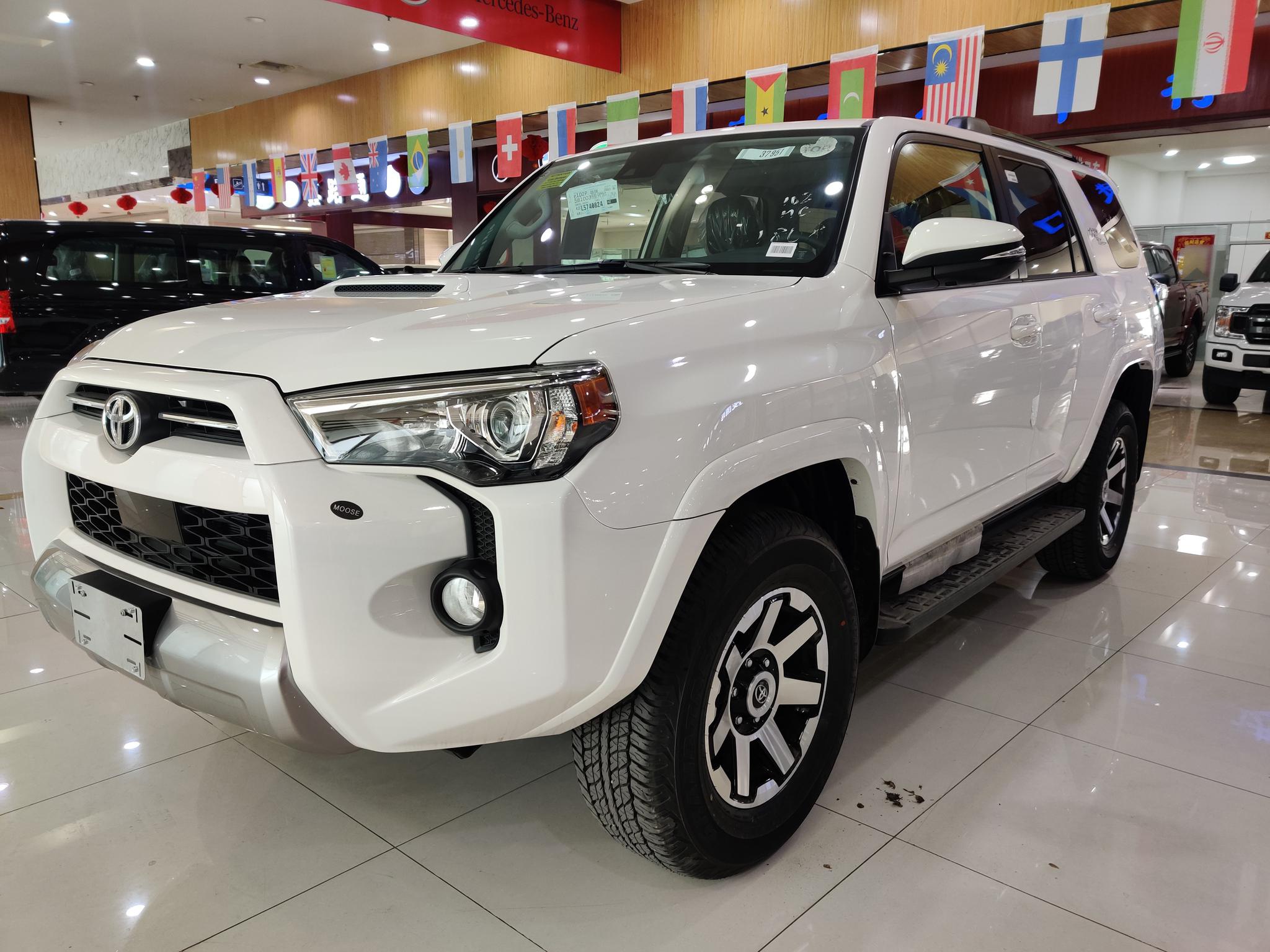 丰田发飙了,新车起步v6大自吸 lc150底盘,普拉多买早了-新浪汽车