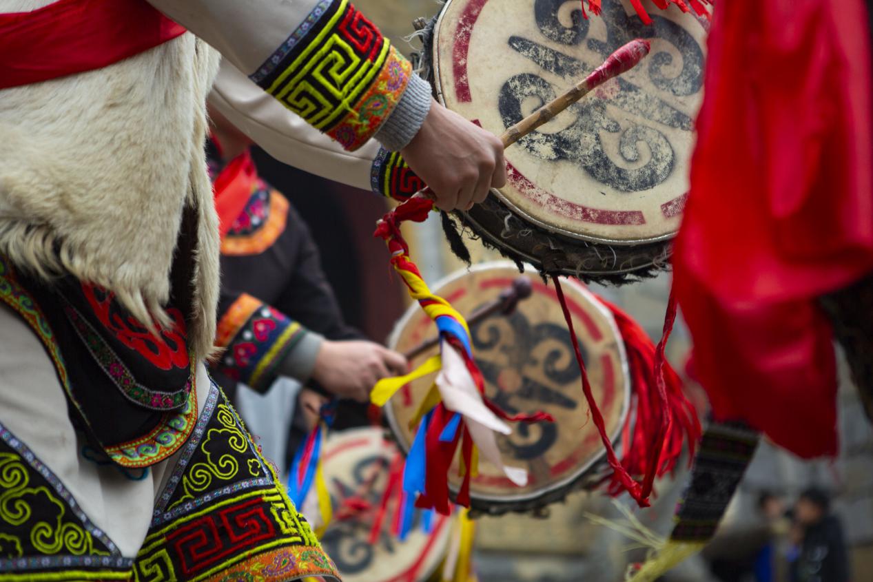 九皇山羌家儿女与上千游客欢庆羌年|羌族|游客|开坛_新浪新闻