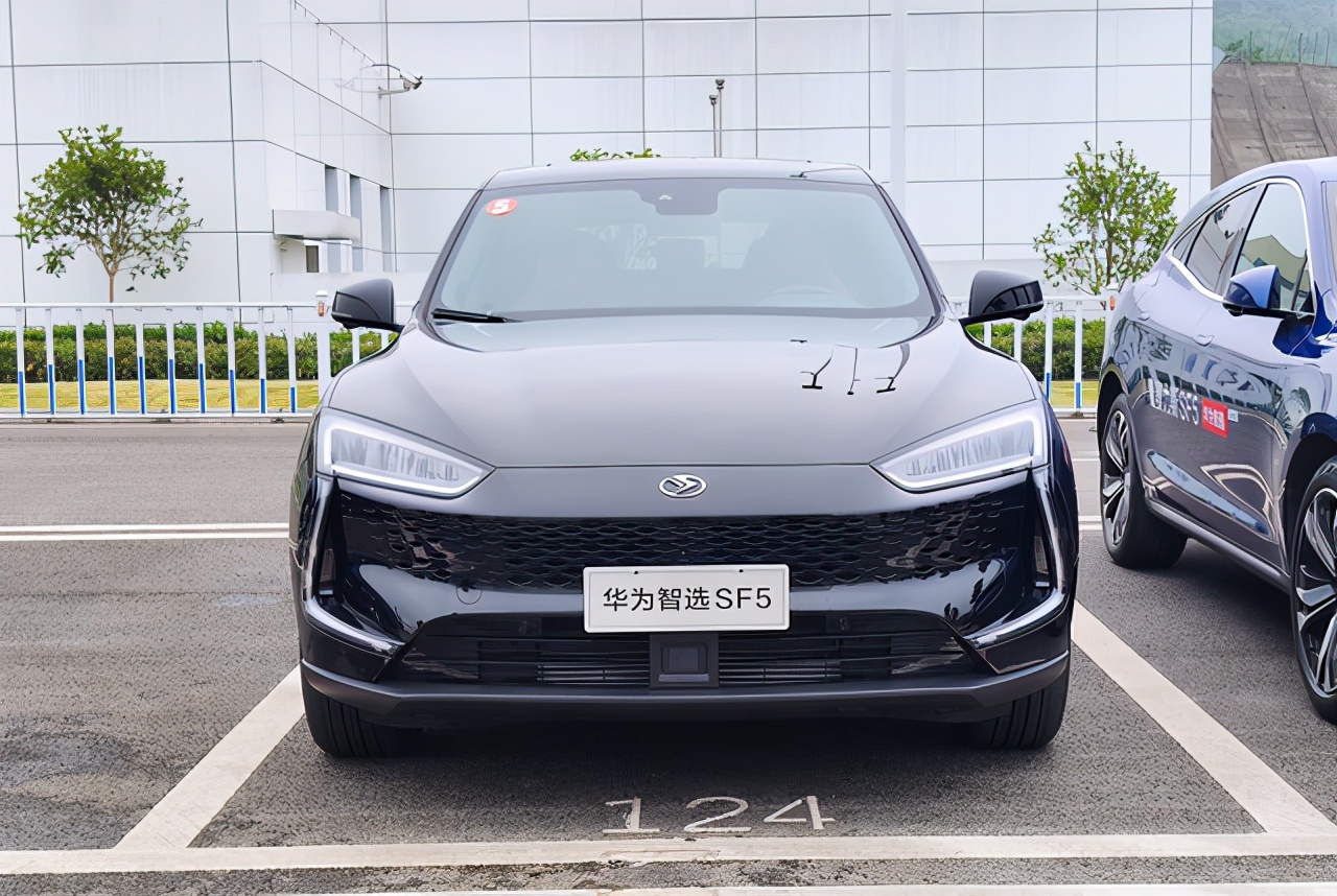 赛力斯sf5:咸鱼了好几年,为何被华为捧上天?-新浪汽车