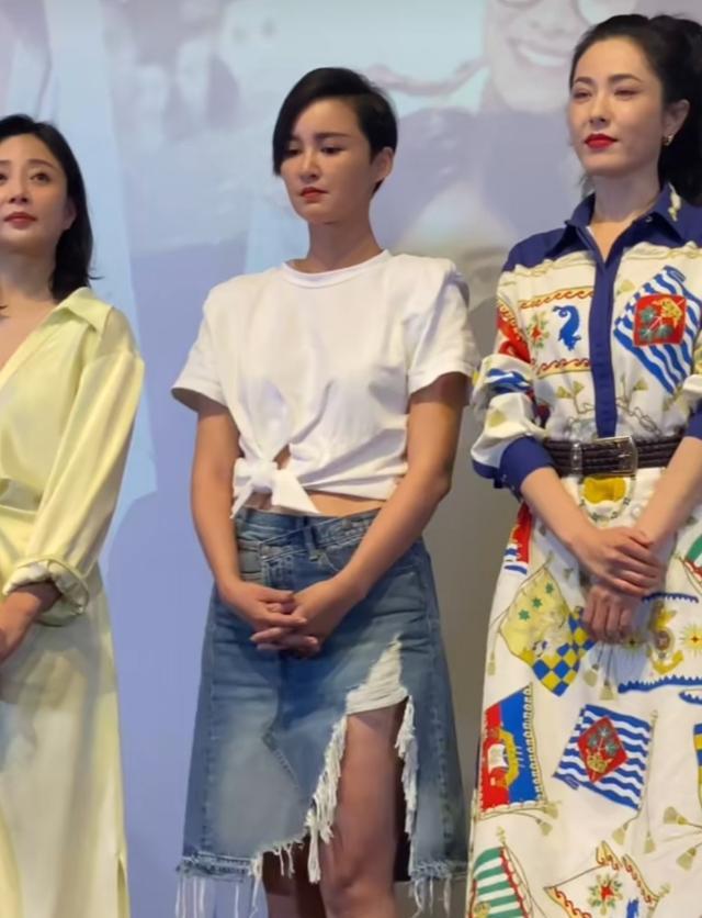 41岁殷桃瘦了!扎双马尾皮肤紧致嫩回少女,与黄小蕾同框更显年轻