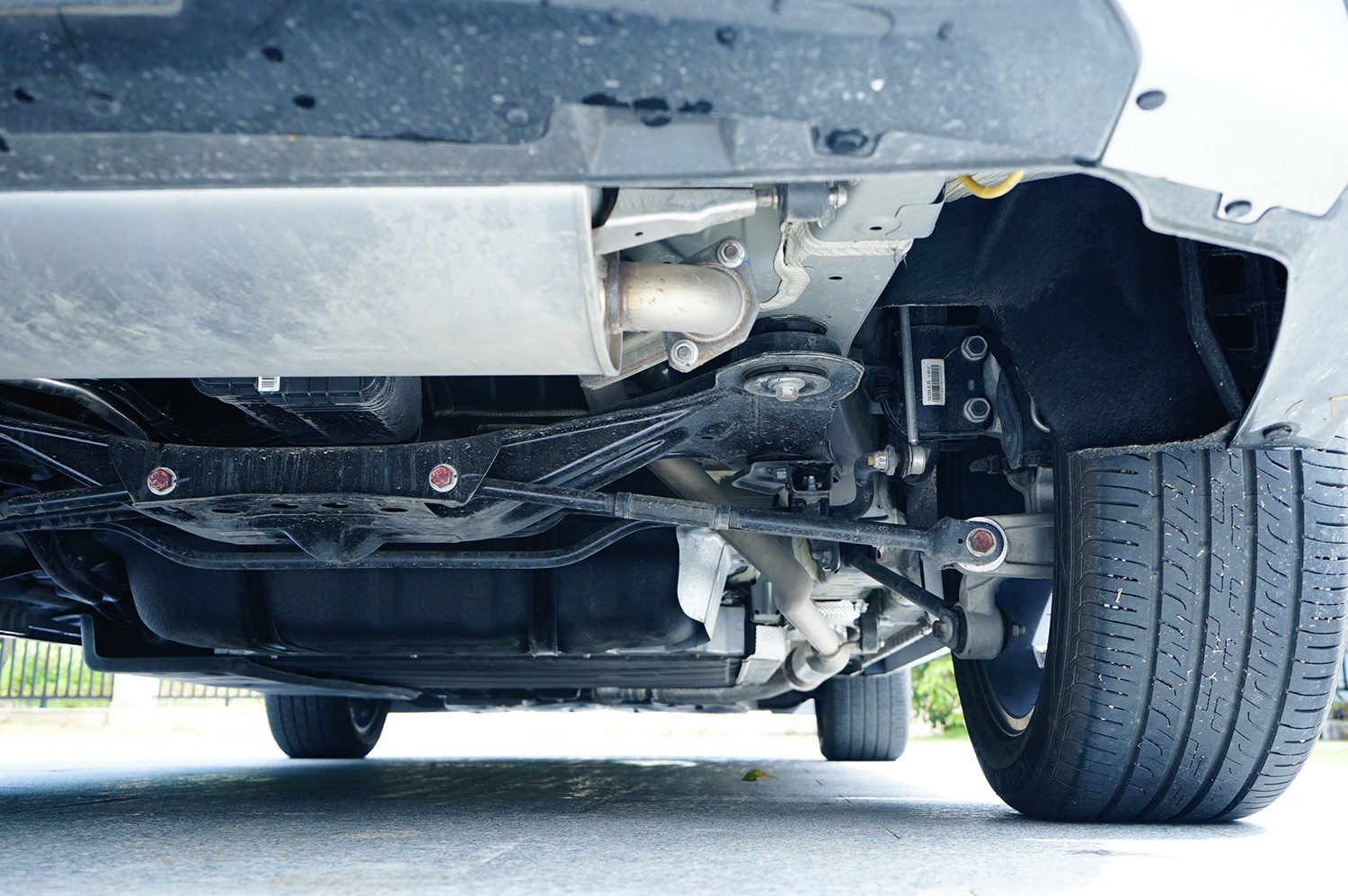 不止能耗低底盘和操控也有惊喜比亚迪宋plusdmi试驾测评