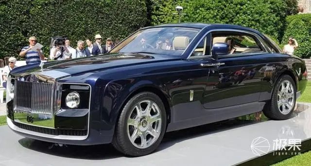 劳斯莱斯造史上最贵豪车陆地游艇卖18亿全球仅3台