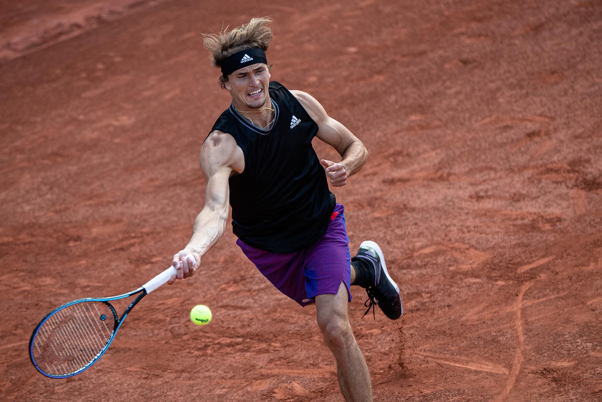 网球法网兹维列夫首轮晋级