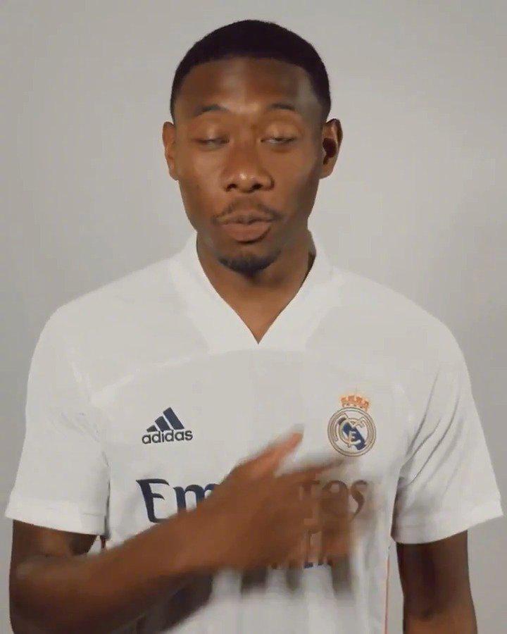 阿拉巴笑起来,真的跟刘星好像好像.