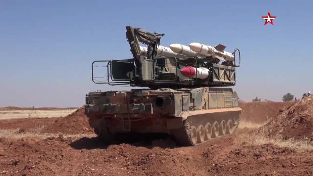 叙利亚防空部队进行实弹射击演习