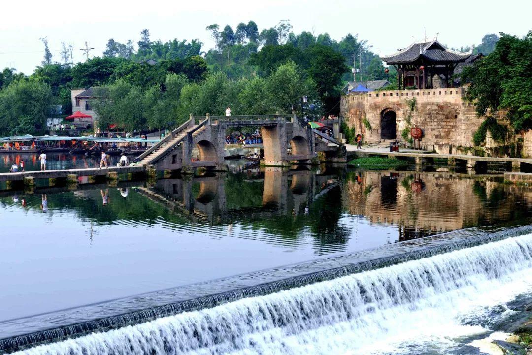 重庆一处低调的4a景点内有四大寨门又被称为小山城