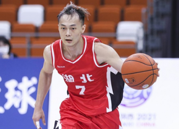 4消息朱荣振谈目标辟谣翟逸入广男篮启程时间京媒谈汤杰