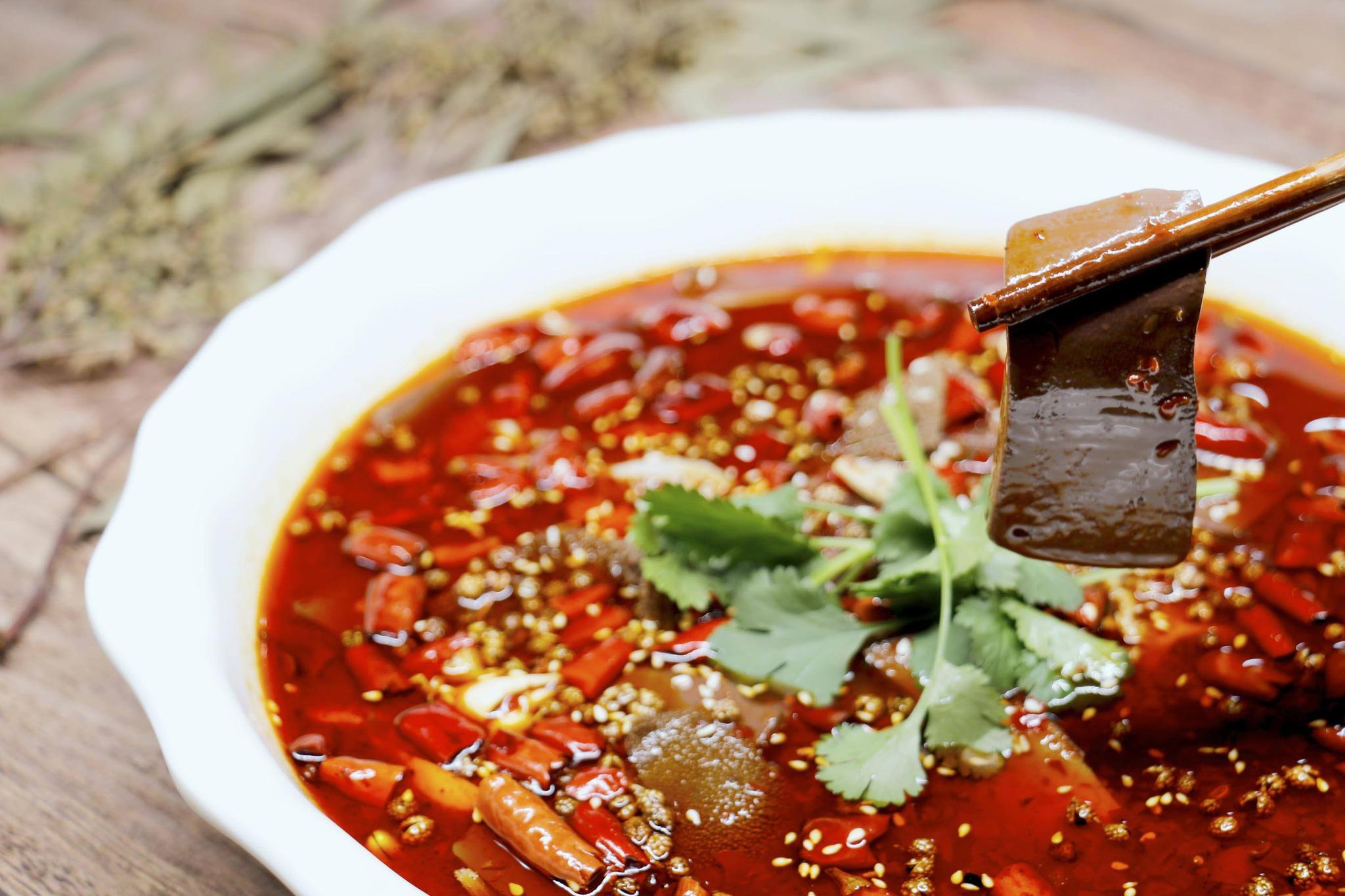 鸭血这么做更简单美味,孩子们天天喊着要吃,比吃红烧肉还过瘾