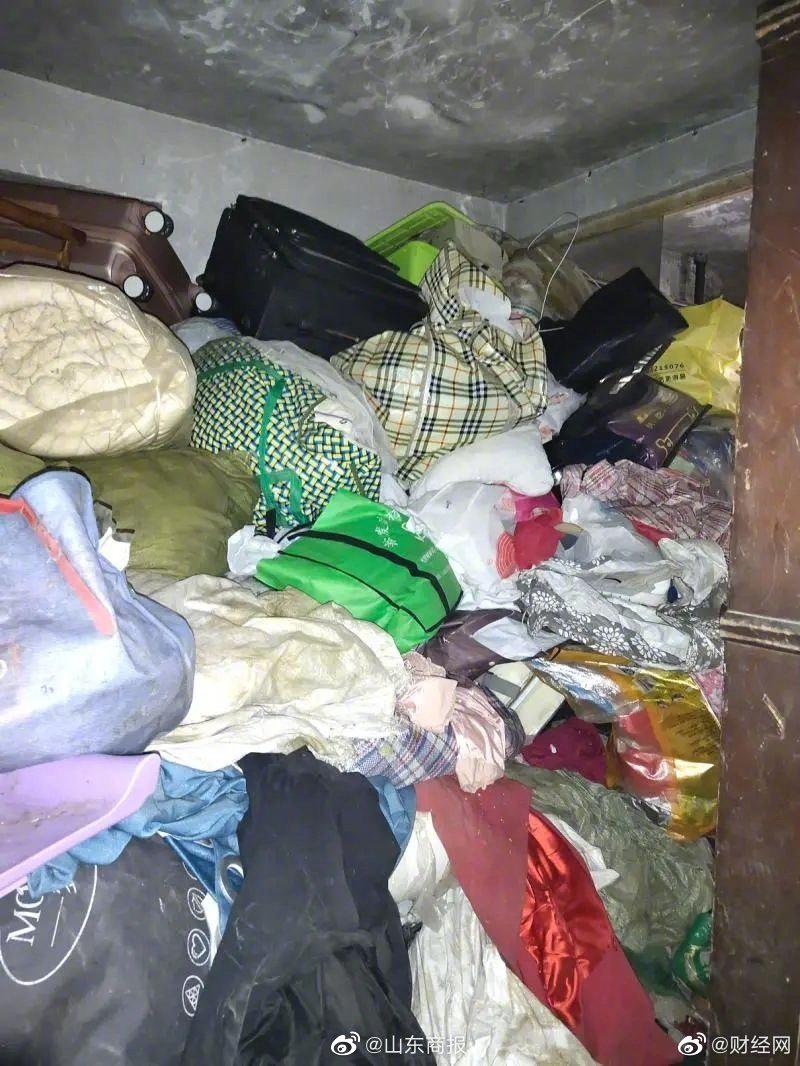 上海拥多套房产的阿姨热爱捡垃圾休闲区蓝鸢梦想 - Www.slyday.coM 上海拥多套房产的阿姨热爱捡垃圾休闲区蓝鸢梦想 - Www.slyday.coM