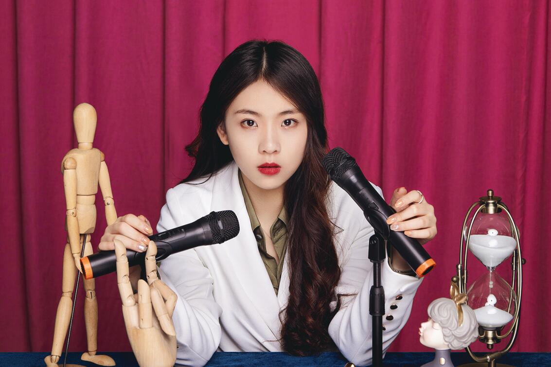 正如黄晓明所说"他不一定后悔",郑茹心虽然年龄不大