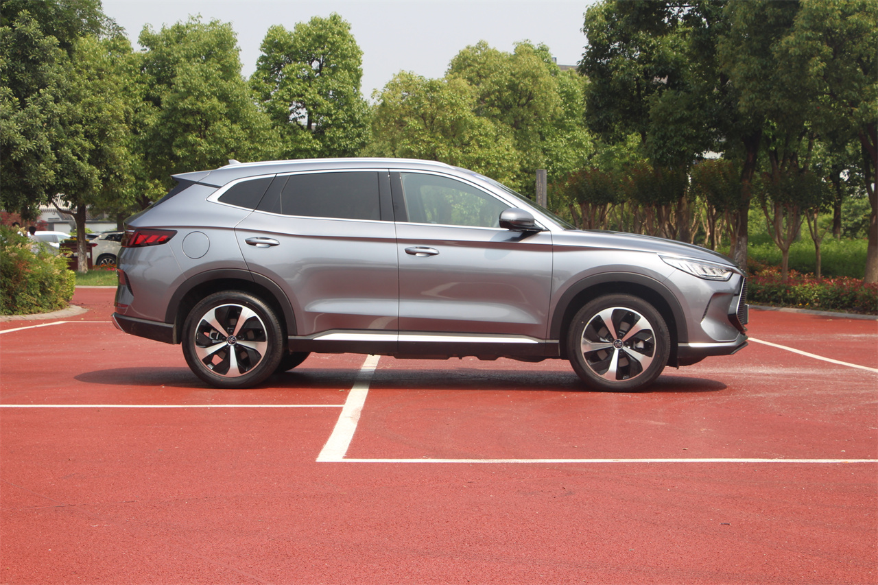 满足你对家用suv的所有需求,试驾宋plus dm-i