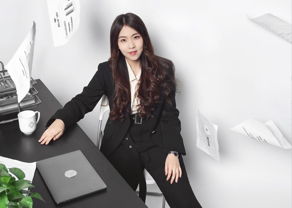 要不是黄晓明,这女孩怕是要被"骂"了