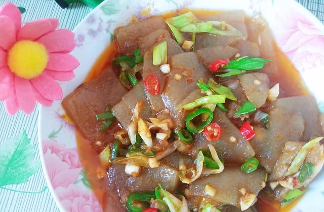 味道可以媲美烧烤店锡纸魔芋的魔芋做法,赶快学起来