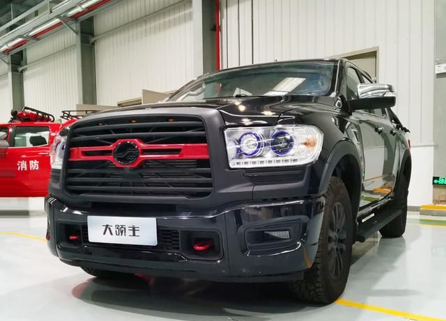 25t国六柴油四驱外观很霸气内饰很豪华中兴领主新车型曝光