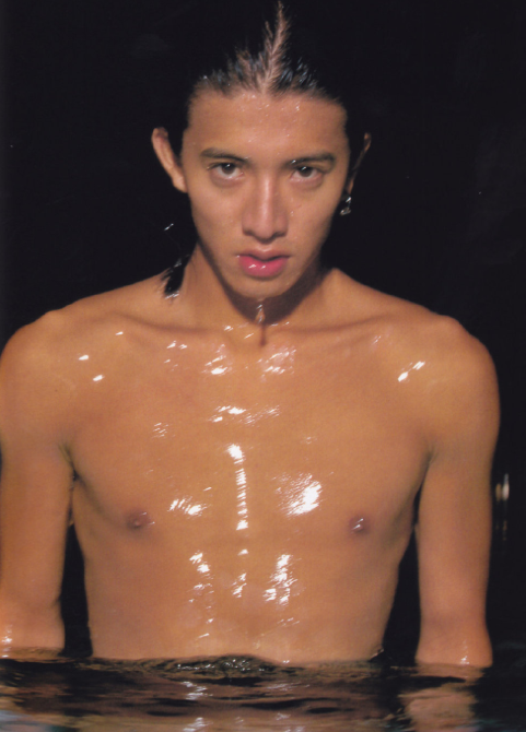 木村拓哉罕晒素颜健身照双眼有神皮肤紧致状态年轻似小伙