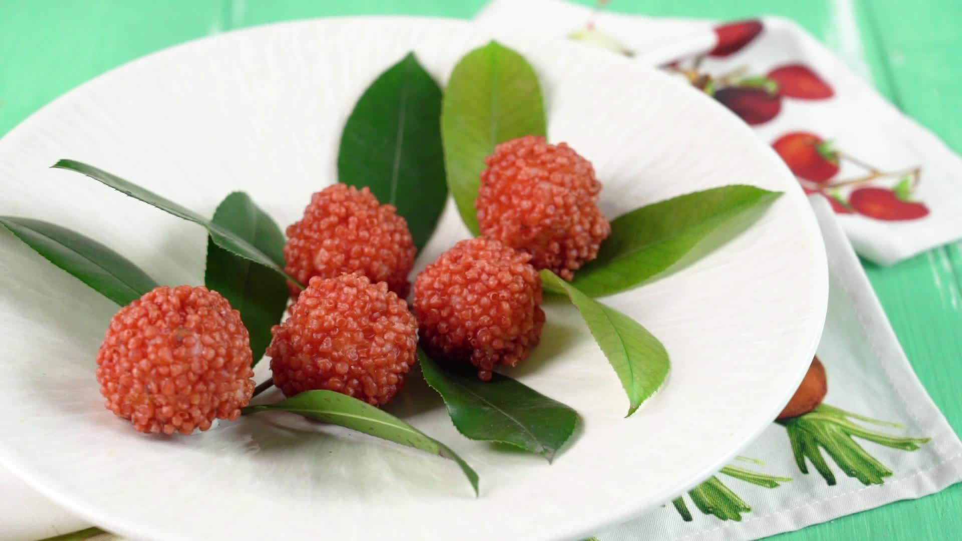 最近大红的荔枝/杨梅 虾球