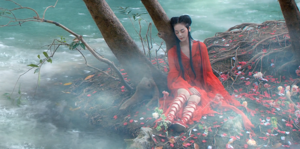 《奇花记》首播好评爆棚,双妖共舞画面惊艳,吴佩柔成