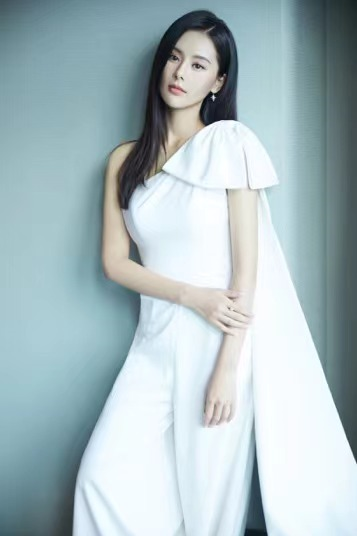 奇花记首播好评爆棚双妖共舞画面惊艳吴佩柔成最大亮点