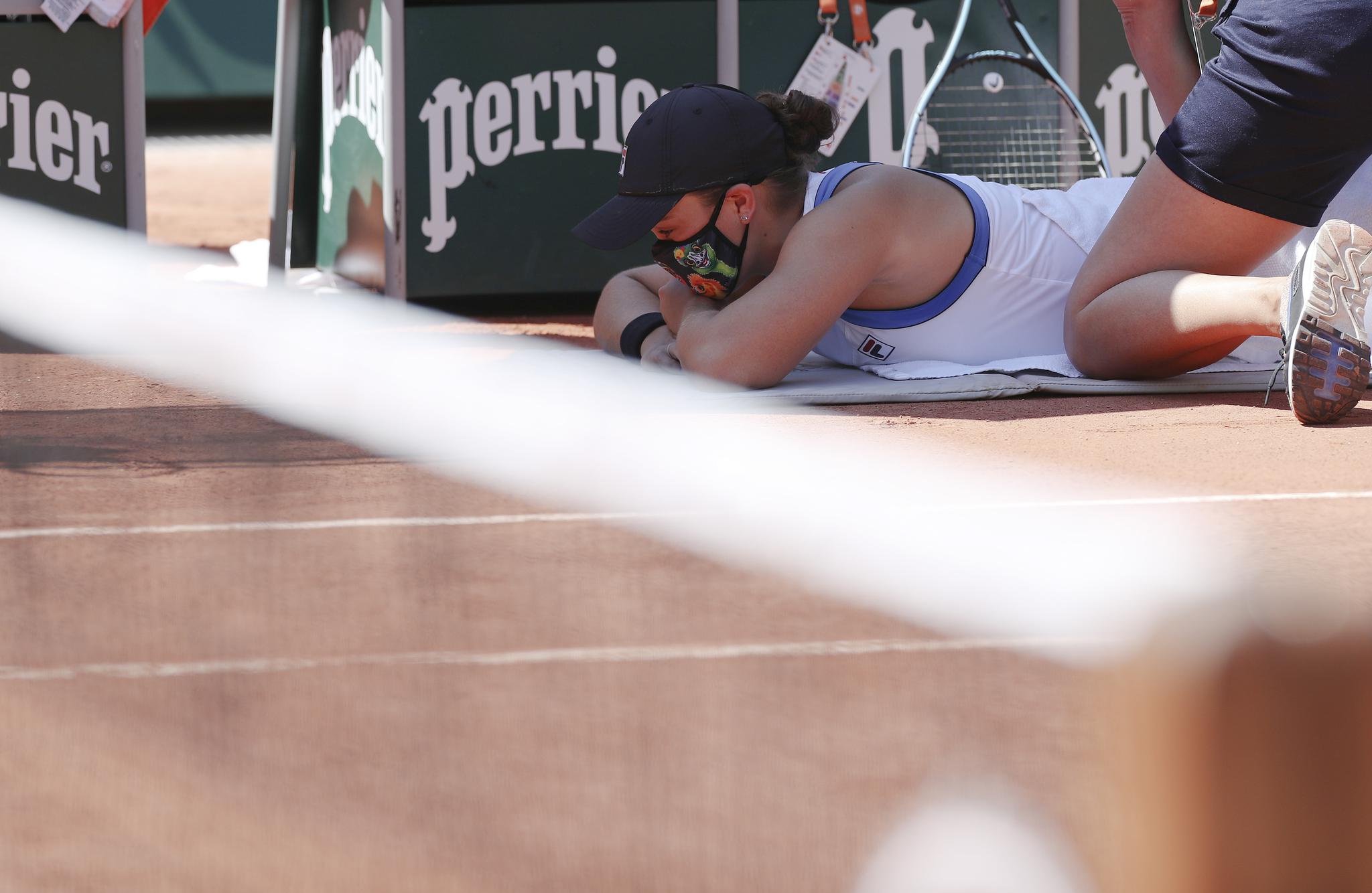 网球——法网:巴蒂首轮晋级