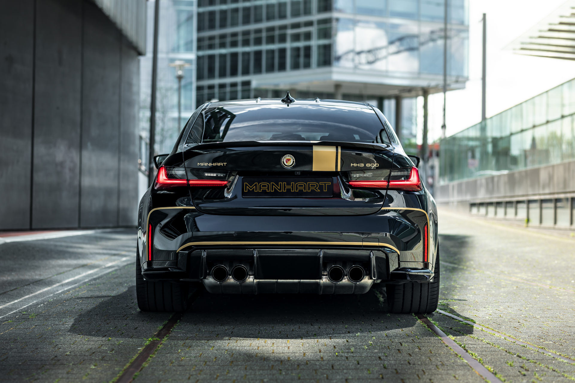 拥有626马力的黄金动力,manhart改装宝马m3