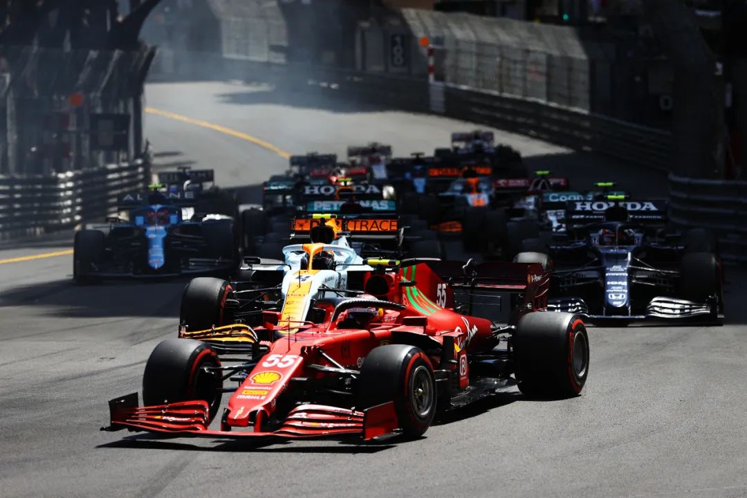 2021赛季法拉利表现还是很好的,大家给这个车队点时间