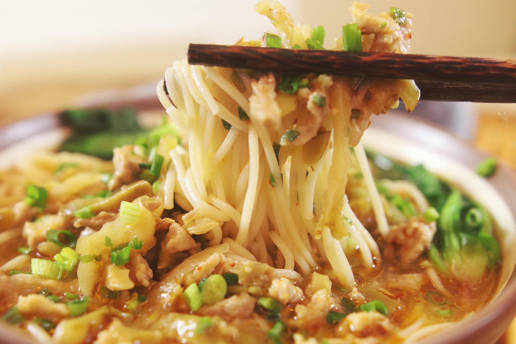 夏季清爽美味面条,简单易做,家人表示吃着很过瘾