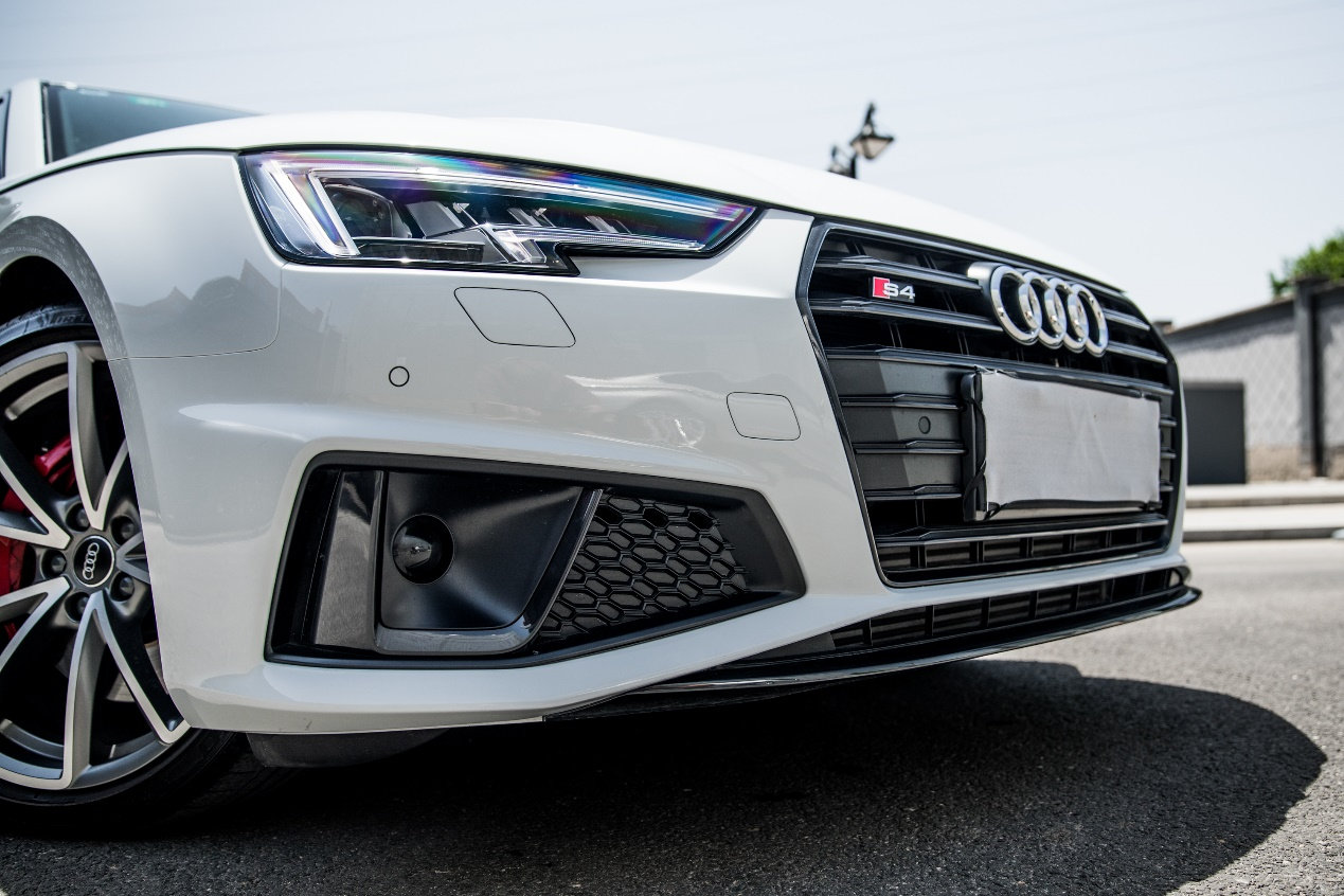 膜呗隐形车衣案例:奥迪s4不改装 但不能少了隐形车衣